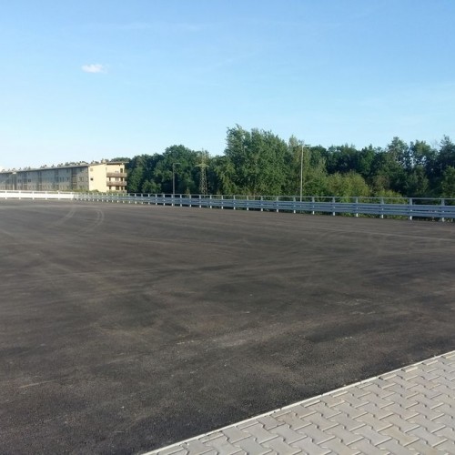 Aquapark-Tychy-Wykonanie-i-montaz-obarierowania-Parkingu4